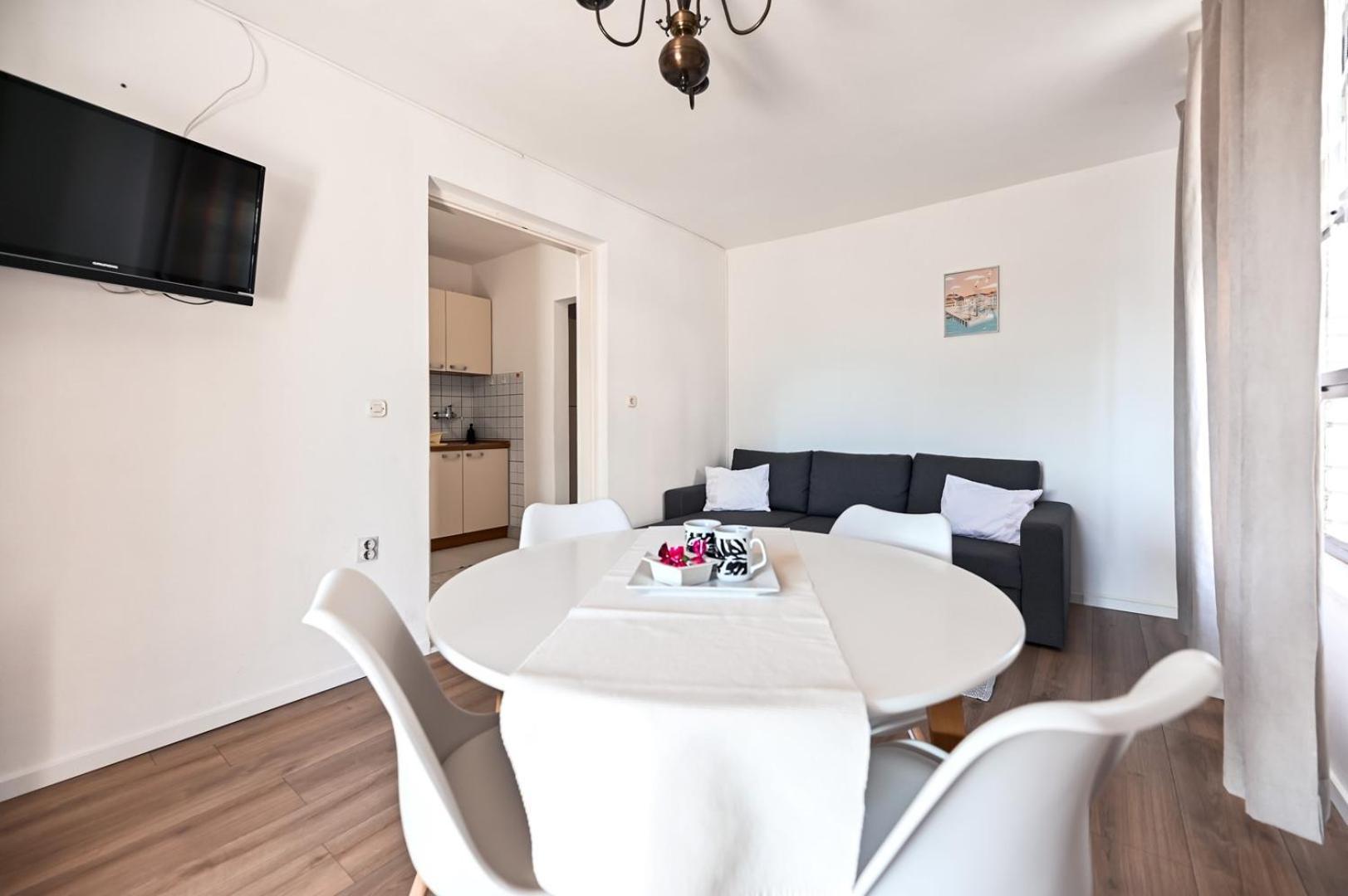 Apartment Rajna 비오그라드나모루 외부 사진