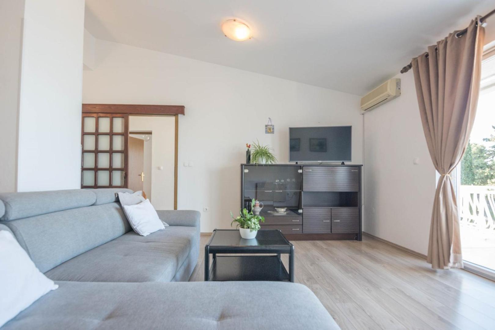Apartment Rajna 비오그라드나모루 외부 사진
