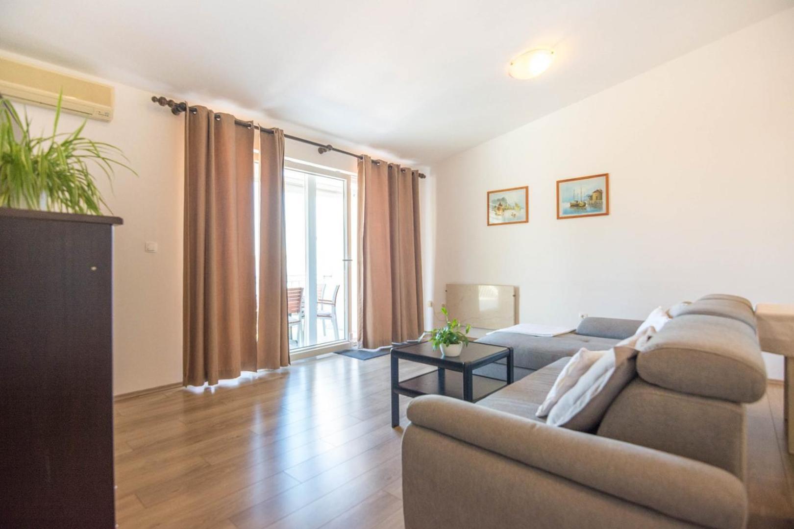 Apartment Rajna 비오그라드나모루 외부 사진